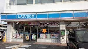 コンビニ　ローソン 枚方南中振二丁目店（コンビニ）まで657m