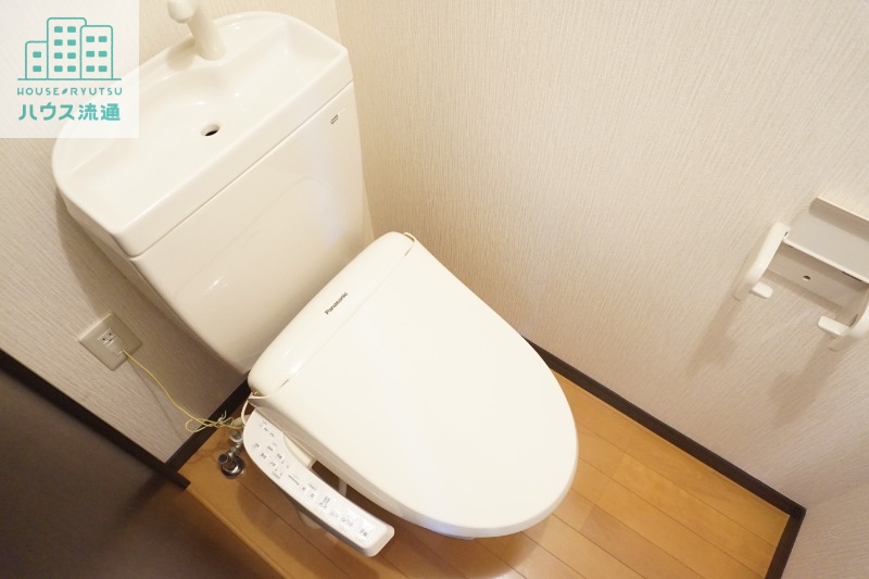 トイレ　写真は別号室です。