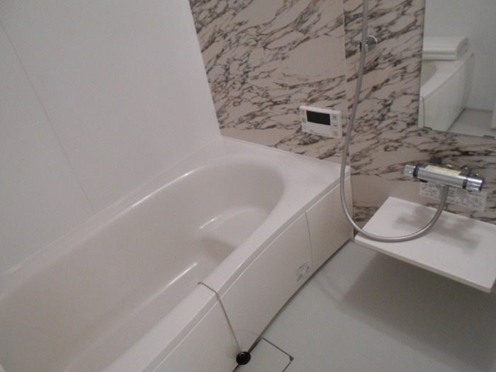 バス・シャワールーム　ゆったり過ごせるお風呂です