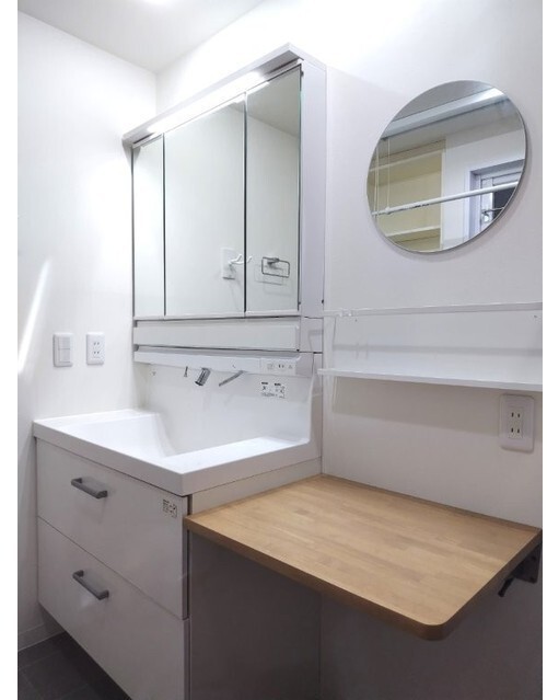 洗面設備　身支度に欠かせない独立洗面台♪