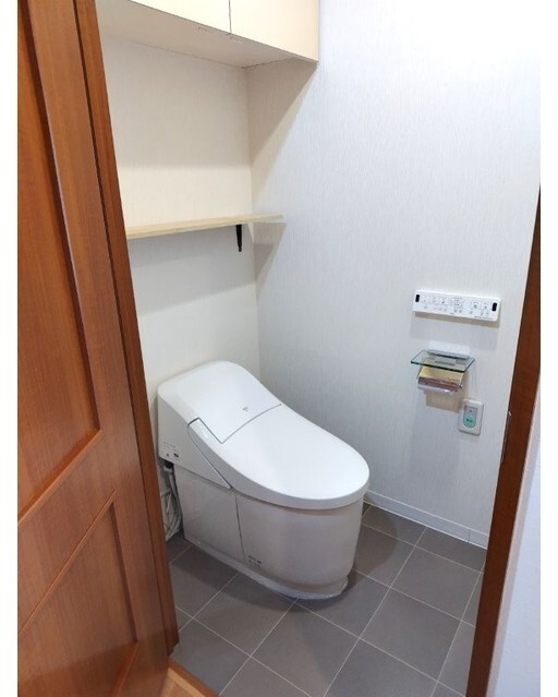 トイレ　嬉しい温水洗浄便座♪