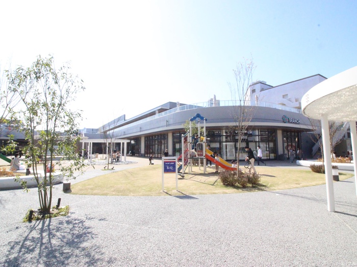 ショッピングセンター　BRANCH博多パピヨンガーデン（ショッピングセンター）まで1005m