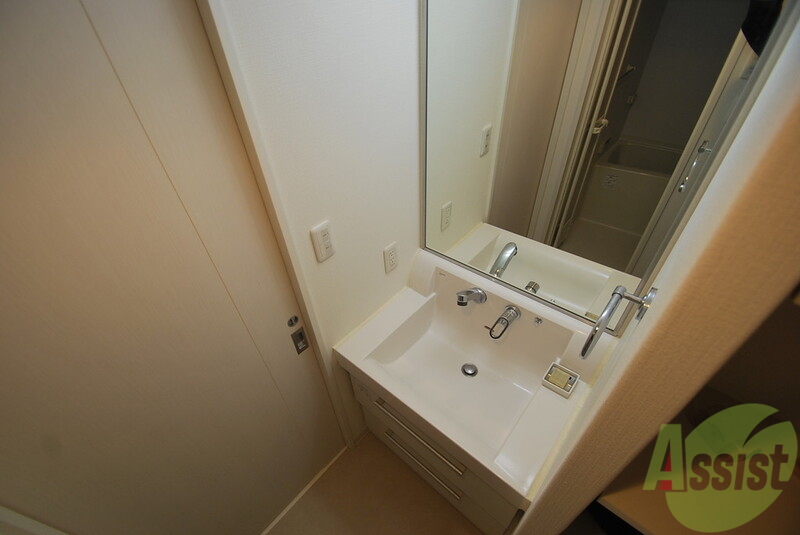 洗面設備　独立洗面台があります、朝の身支度もバッチリ
