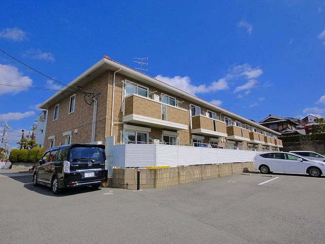 建物外観　落ち着いた雰囲気の外観です