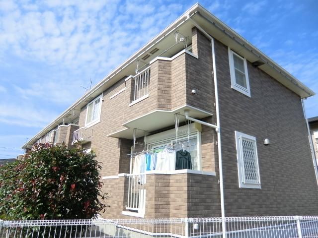 建物外観　２００６年築・南西向き日当たり良好