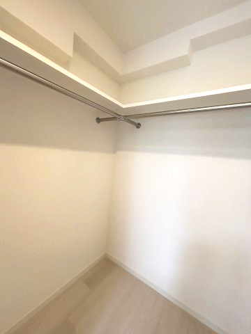 収納　リモートワークにも使えるウォークインクローゼット