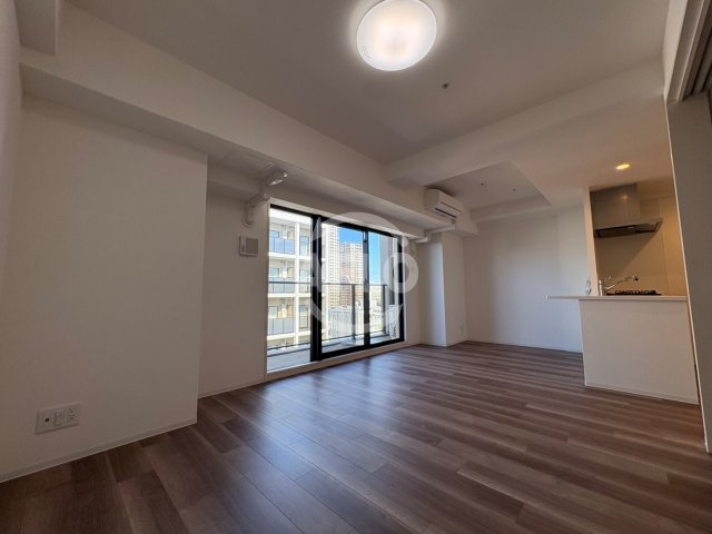 居室・リビング　Metrosa谷町六丁目South　リビング