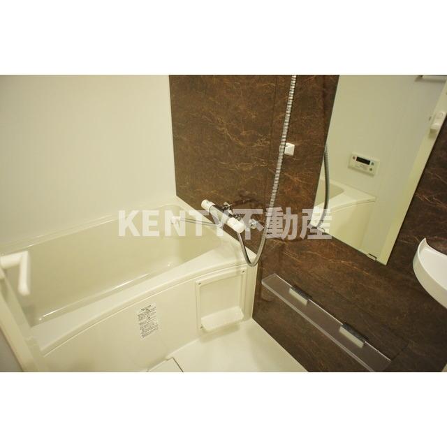 バス・シャワールーム　落ち着いた空間のお風呂です