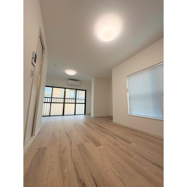 居室・リビング　☆明るい洋室☆