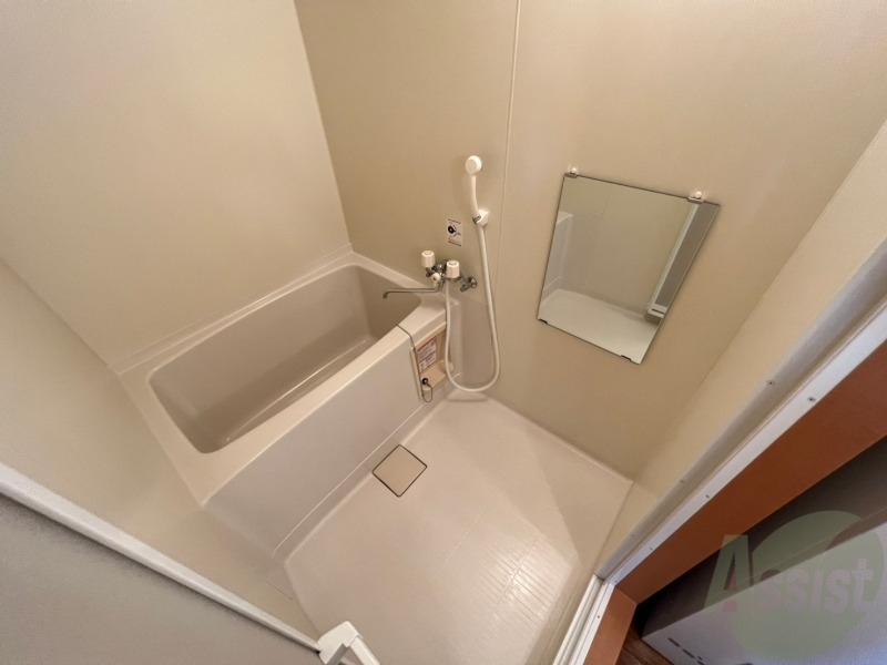 バス・シャワールーム　お風呂になります。一日の疲れを癒してくださいね。