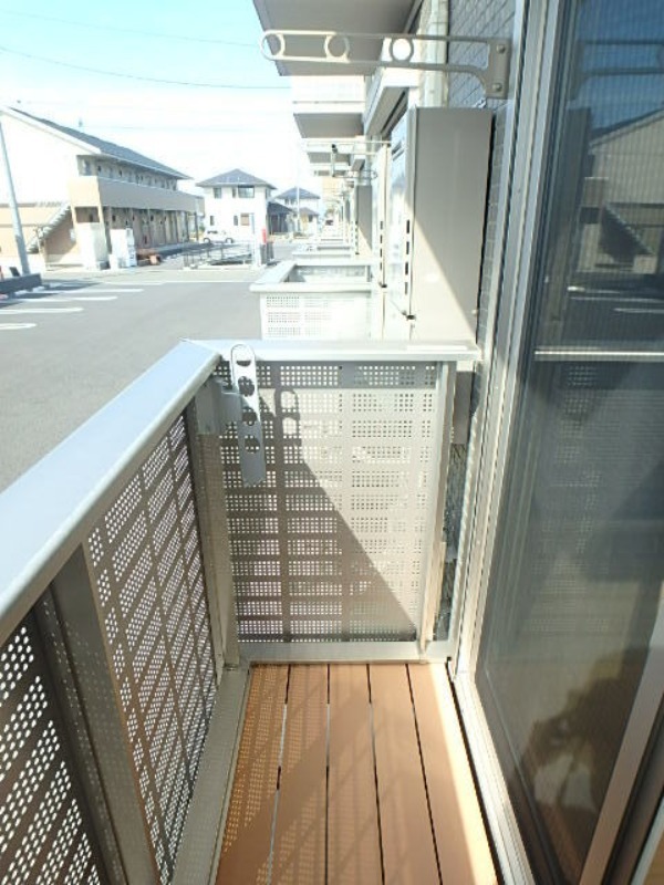 バルコニー　図面と現状に相違がある場合には現状を優先