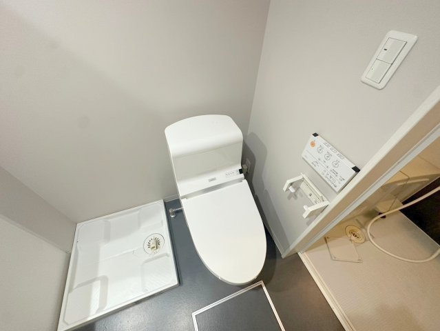 トイレ　綺麗なトイレにはウォシュレット標準装備です。