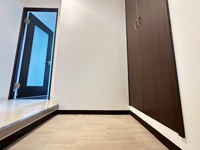 玄関　詳細は、RISUMO江坂本店までお問合せください♪