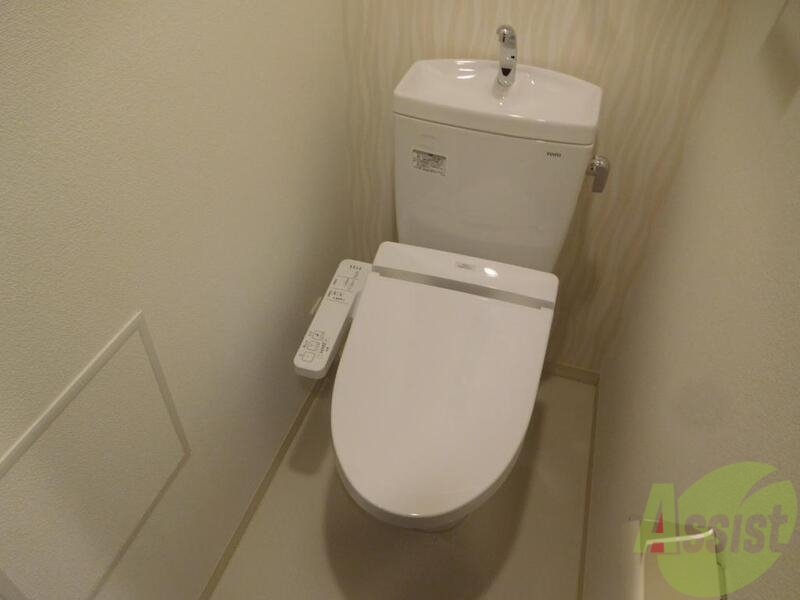 トイレ　ウォシュレット付いてます。
