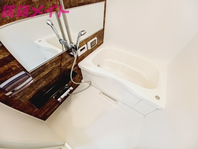 バス・シャワールーム　同型参考写真