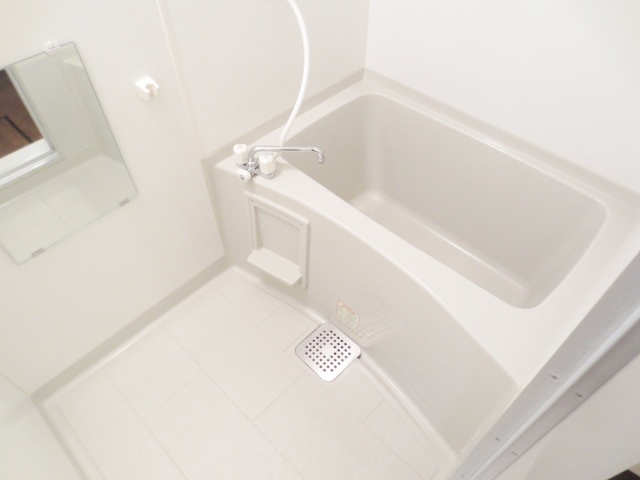 バス・シャワールーム　別号室の参考写真です。
