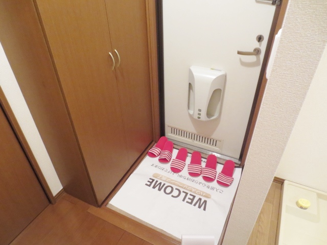 玄関　別号室の参考写真です。