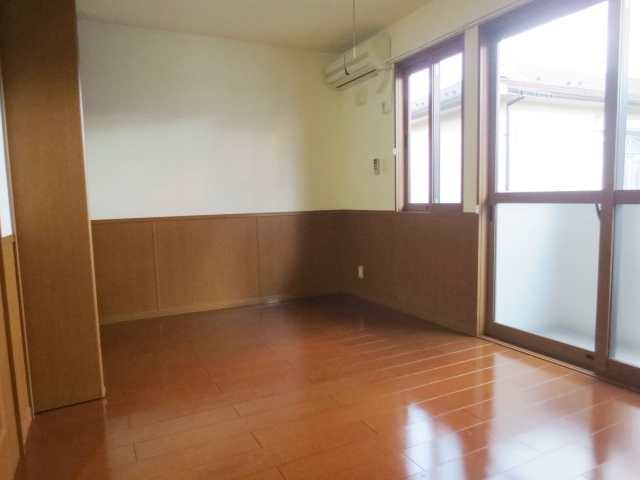 居室・リビング　別号室の参考写真です。