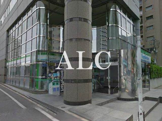 コンビニ　ファミリーマート厚生年金会館前店（コンビニ）まで81m