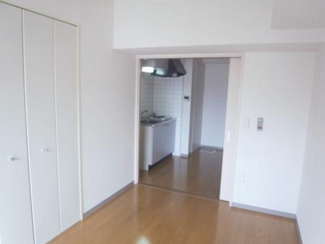 居室・リビング　南向きで明るいお部屋です。