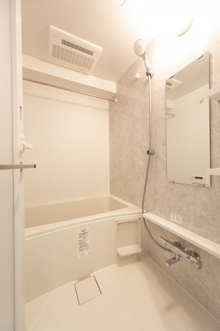 バス・シャワールーム　※写真は同タイプ住戸です。