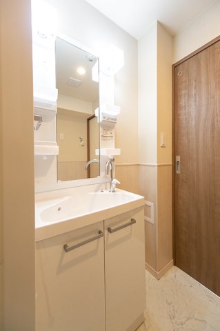 洗面設備　※写真は同タイプ住戸です。