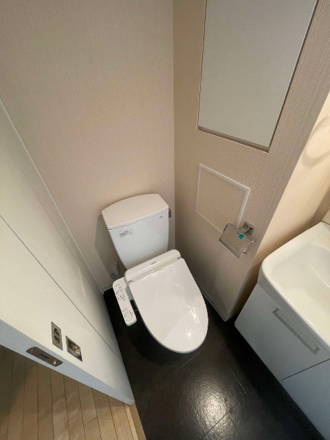 トイレ　※同物件別号室の参考写真です。