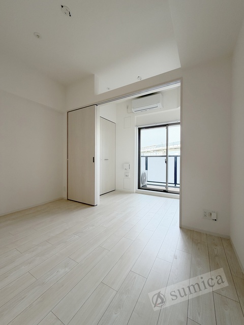 バルコニー　ワンちゃん猫ちゃんも嬉しい明るいお部屋です