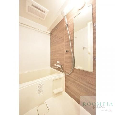 バス・シャワールーム　※同タイプの別のお部屋です。