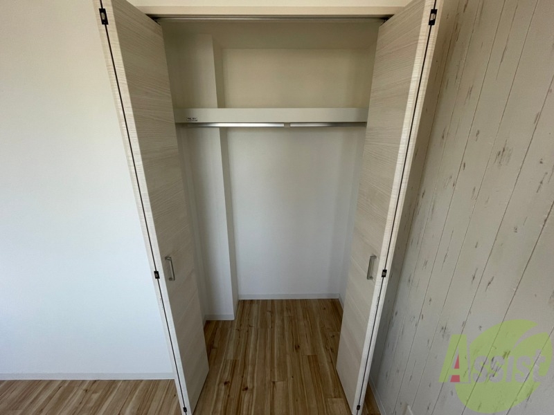 収納　寝室の収納です。部屋がすっきり片付きます。