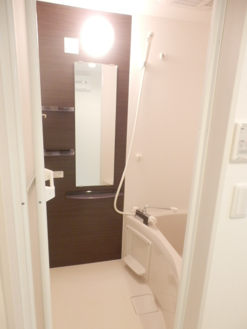 バス・シャワールーム　同物件内参考画像