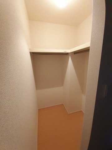 収納　ウォークインクローゼットなので収納豊富です☆