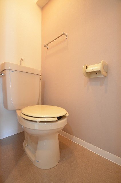 トイレ　別号室の写真です