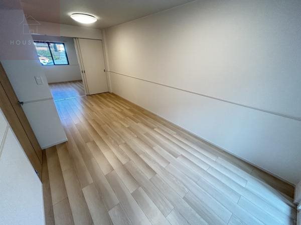 居室・リビング　こちらのリビングで趣味の時間をお楽しみください