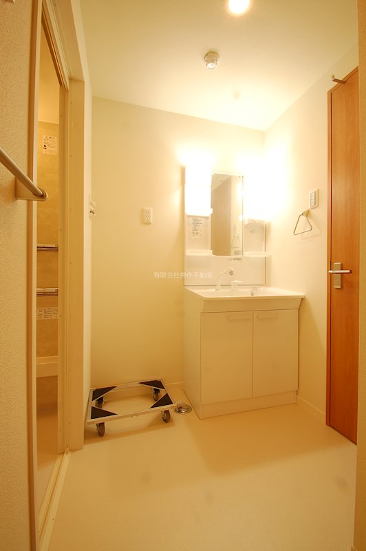 洗面設備　洗髪洗面化粧台