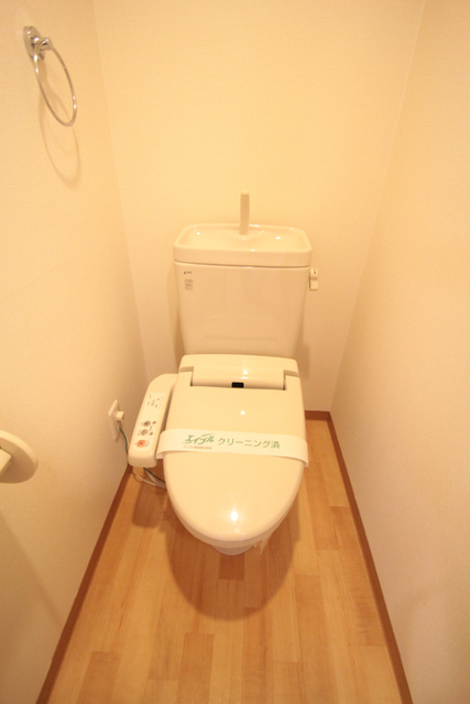 トイレ　※同号室の別階のお写真です