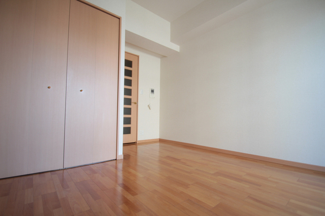 居室・リビング　※同号室の別階のお写真です