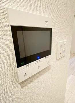 セキュリティ　★モニター付きインターホンで来客時も安心★