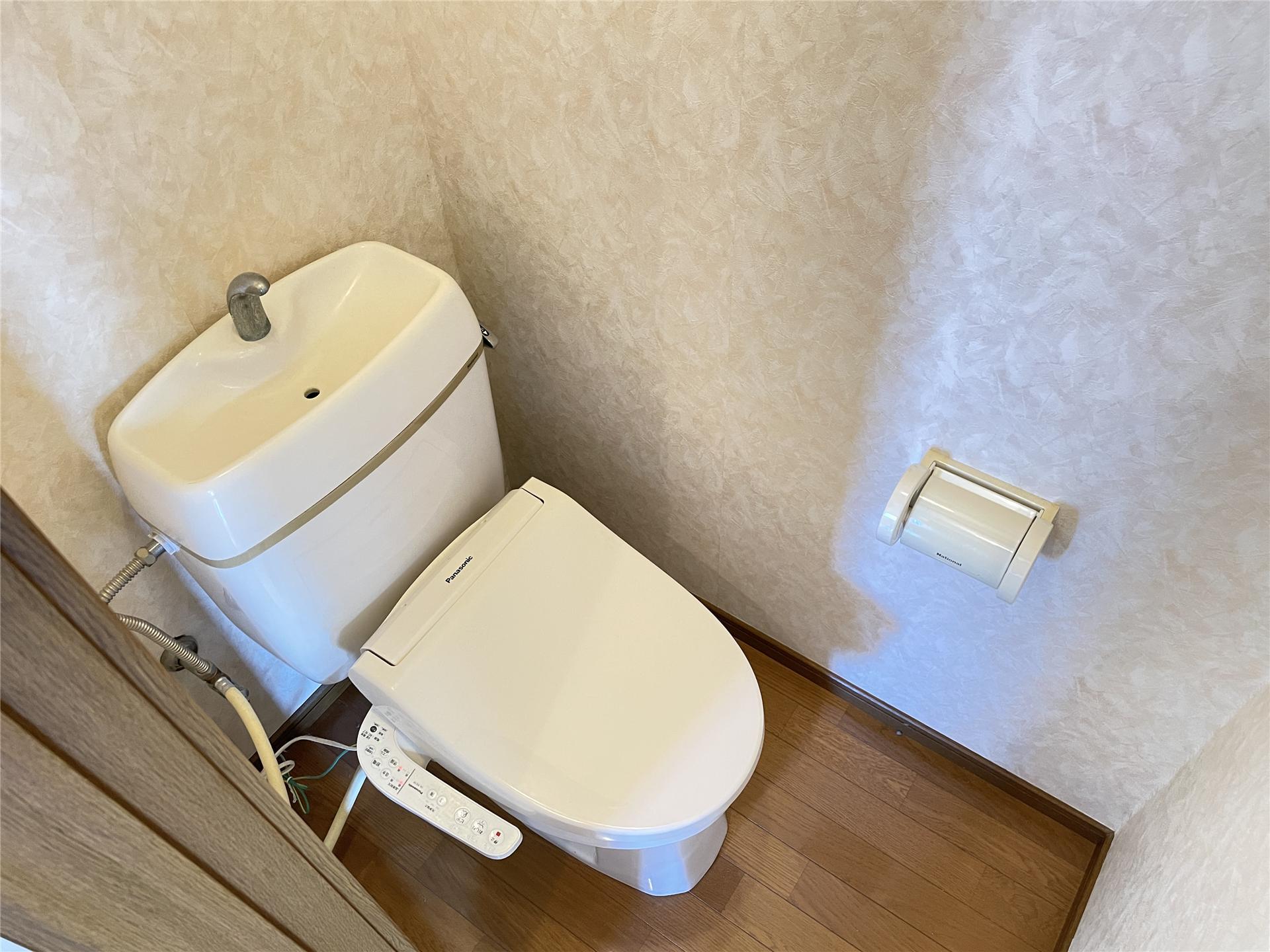 トイレ　ウォシュレット付きです！