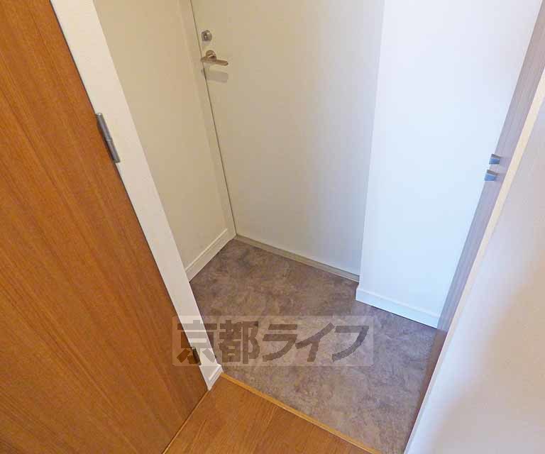 玄関　広々とした玄関です。