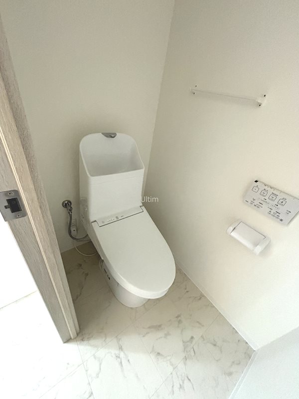 トイレ　別の部屋の写真