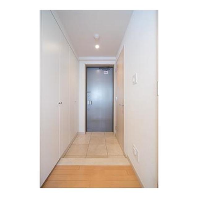 玄関　※写真は同タイプ住戸です。