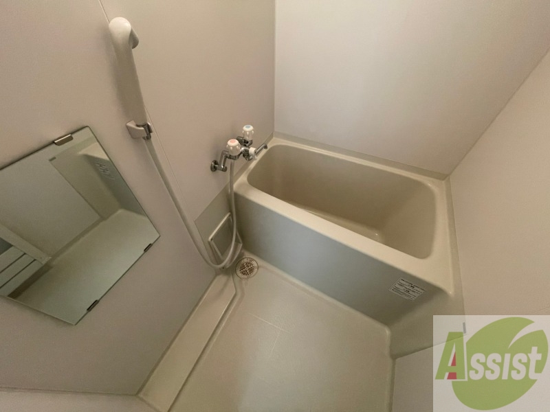 バス・シャワールーム　お風呂になります。一日の疲れを癒してくださいね。