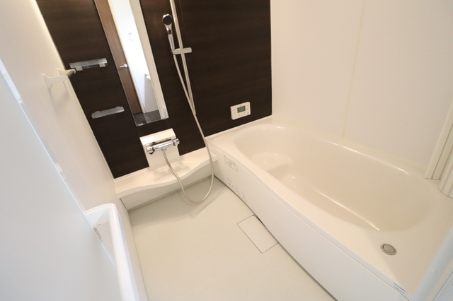 バス・シャワールーム　追い焚き給湯