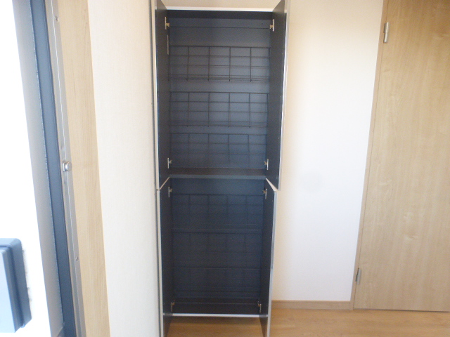 玄関　シューズBOX付