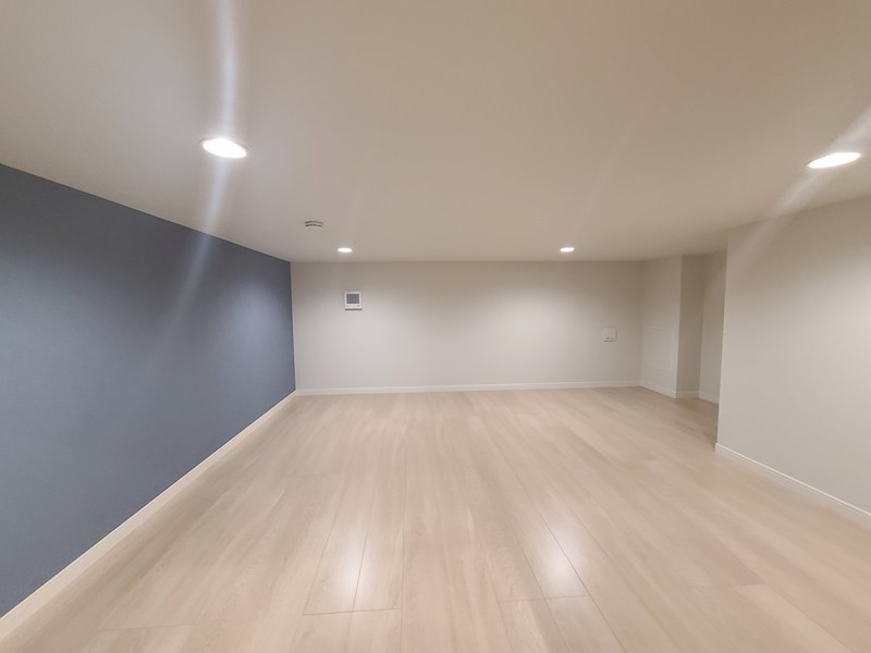 その他　サービスルーム（高さ約130cm）