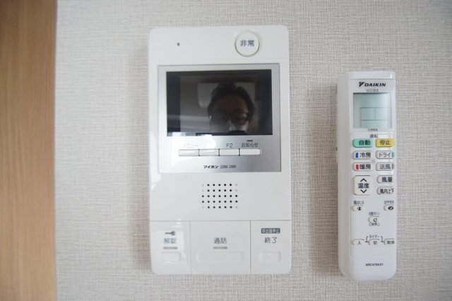 セキュリティ　来訪者が確認できる女性に安心の「TVモニターホン」