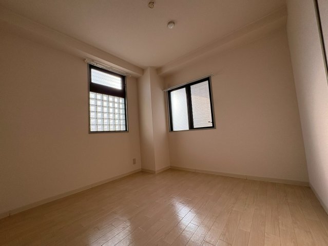 その他部屋・スペース　落ち着いて過ごせるお部屋なので、寝室にいかがでしょうか