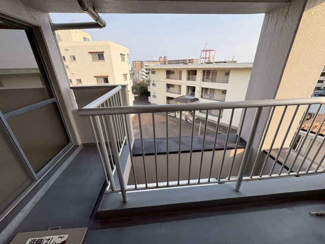 バルコニー　落ち着いた時間を過ごせるバルコニーです