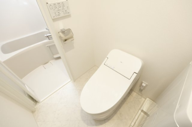 トイレ　参考　３０１号室